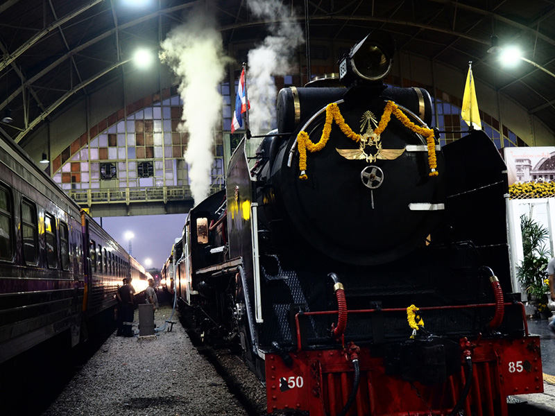 เที่ยวด้วยรถไฟ