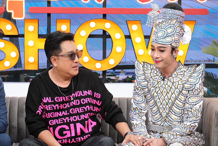 เอกชัย ศรีวิชัย อ้าแขนรับ นุ่น ดำดง เข้าคณะ 