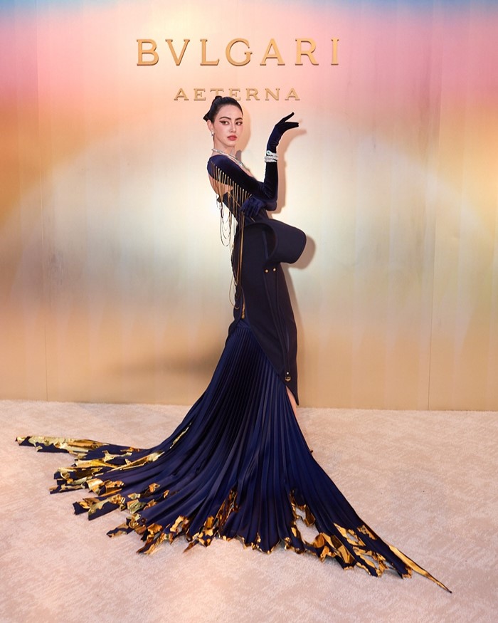 ใหม่ ดาวิกา