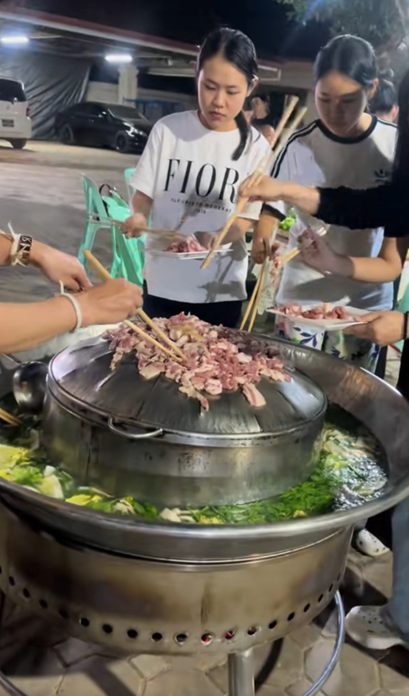 กินหมูกระทะ