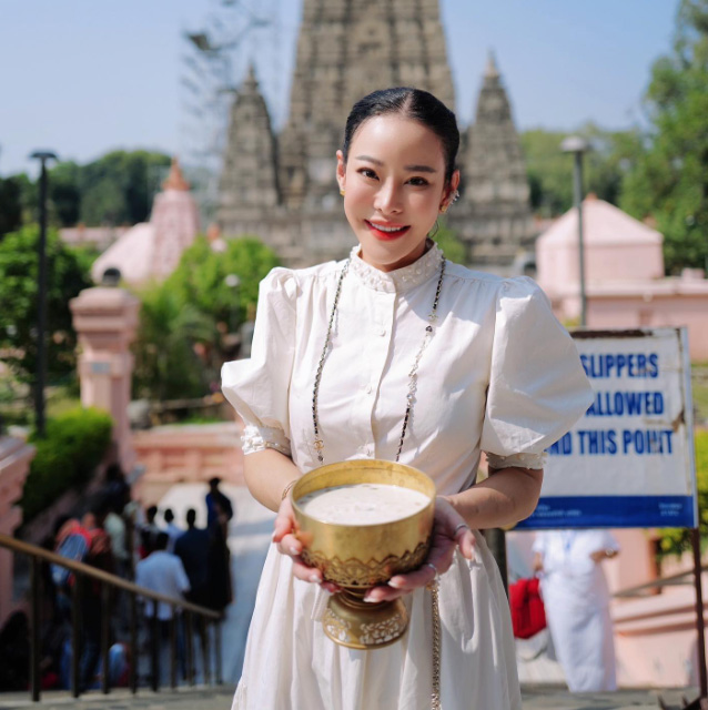 หนิง ปณิตา ประวัติ