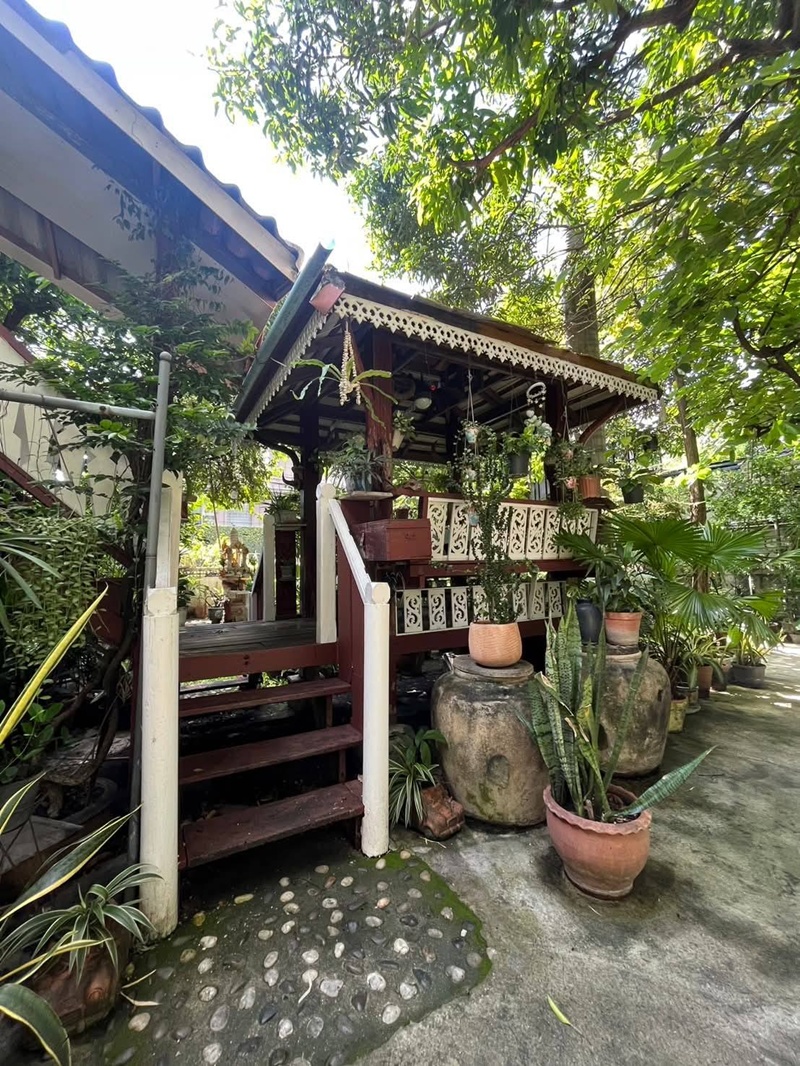 บ้านหลังใหญ่