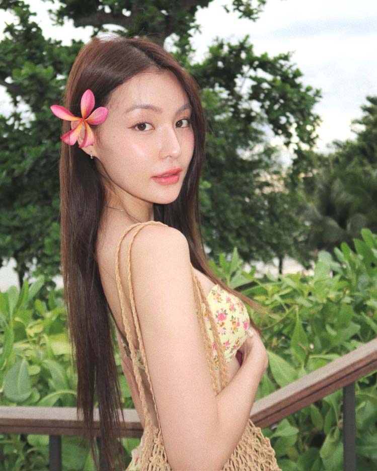 กระปุก พลอยนิรา