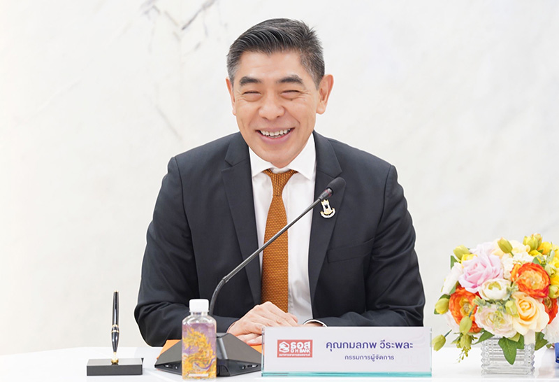 นายกมลภพ วีระพละ