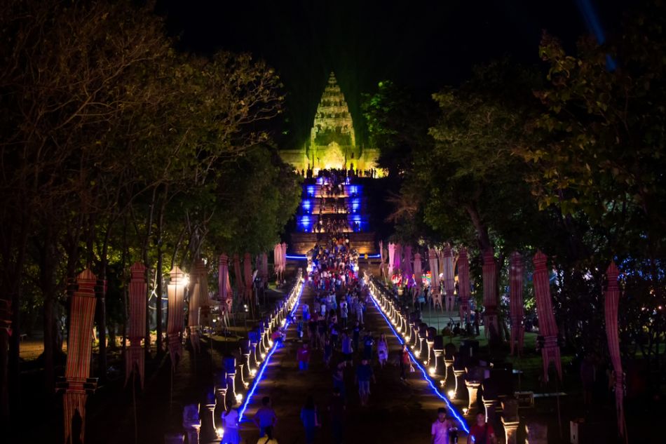 แสงสี งานประเพณีขึ้นเขาพนมรุ้ง 2567
