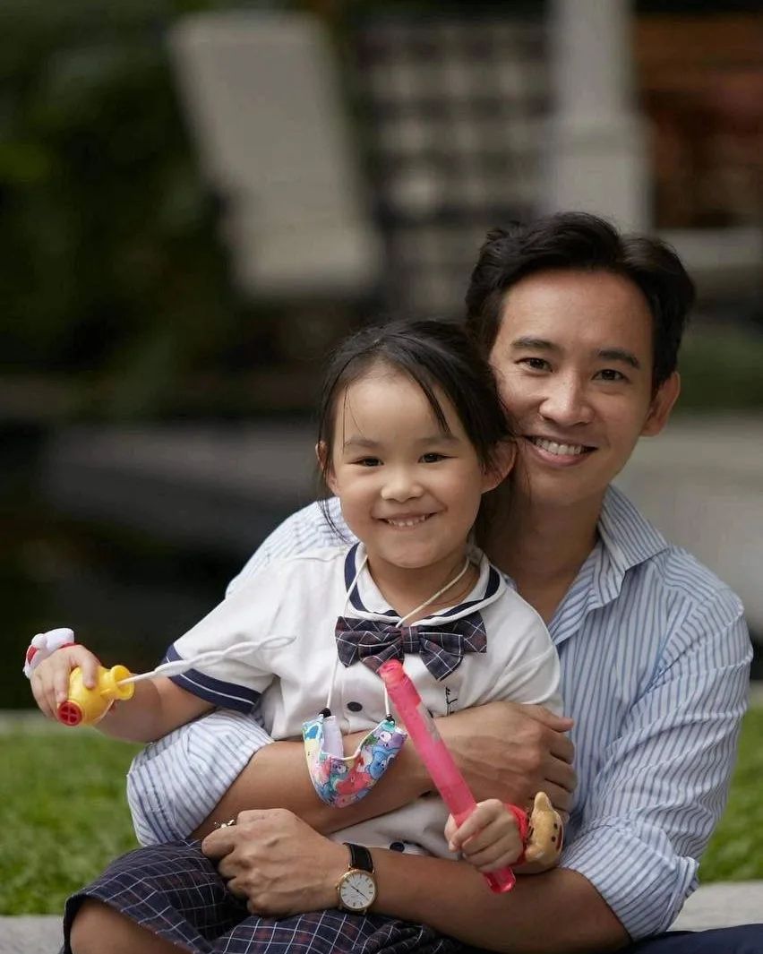 ทิม พิธา