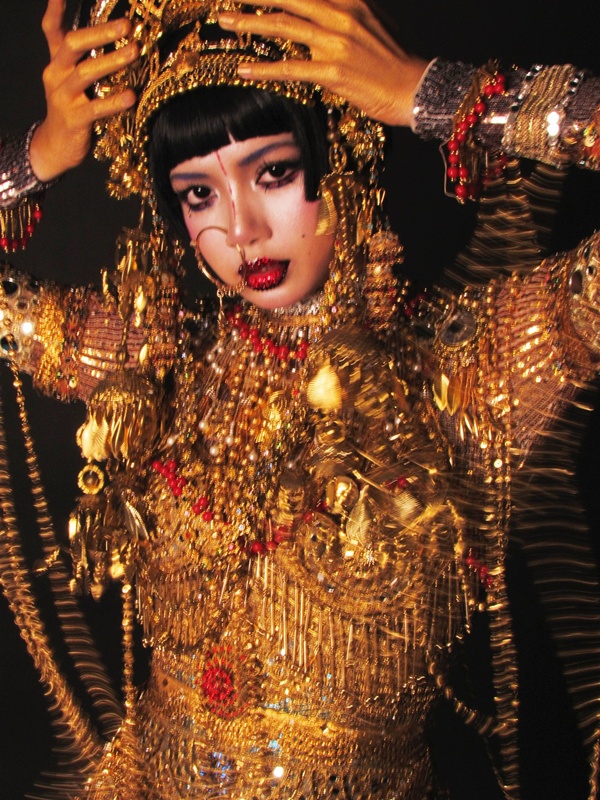 ลิซ่า แต่งเป็น Jibaro ไซเรนสาวรับฮาโลวีน