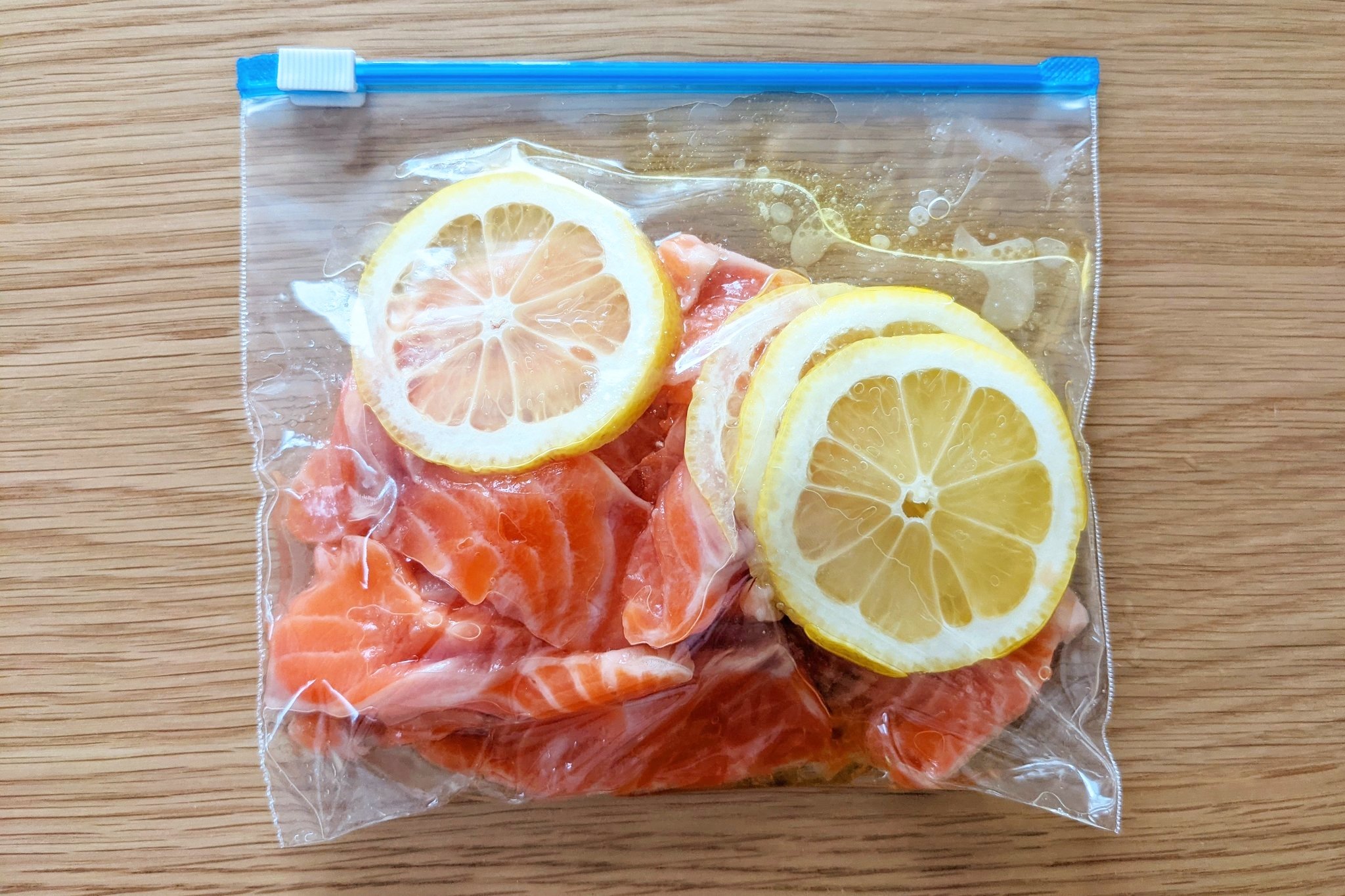 ปลาแซลมอนหมักมะนาว