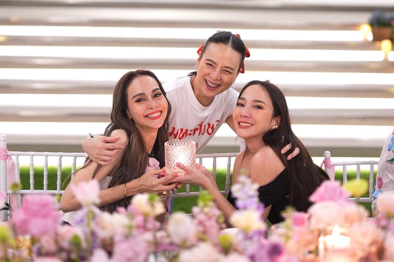 อั้ม งานปีใหม่บ้าน มาดามแป้ง