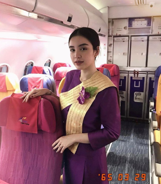 ขนม ศศิกานต์ อดีตภรรยา ครูเต้ย อภิวัฒน์ สาวสวยดีกรีดาวมหาวิทยาลัย ที่เพิ่งเปิดตัวรักใหม่