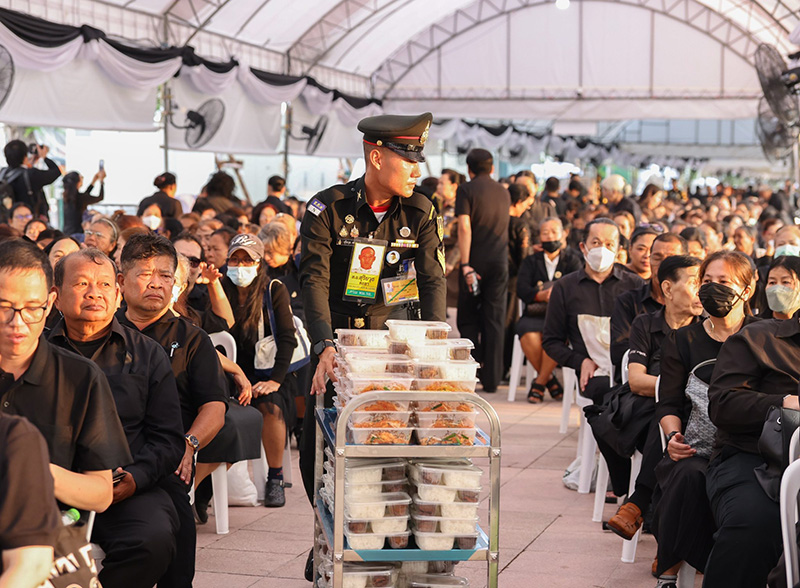 ถวายสักการะพระพันปีหลวง