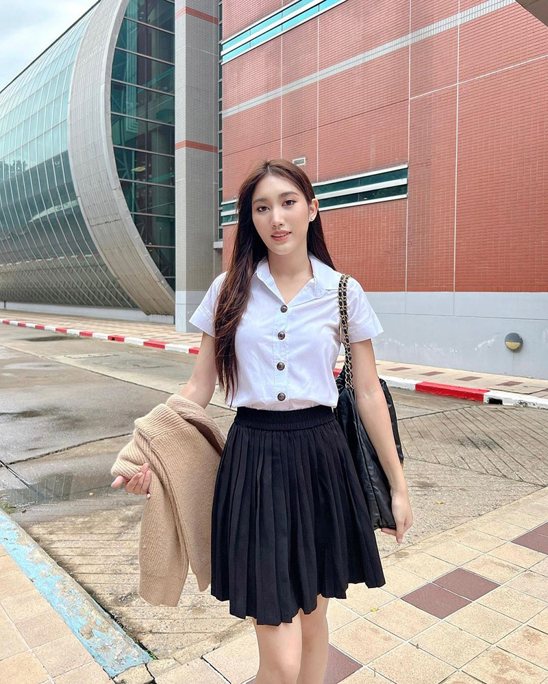 เบสท์ รักษ์วนีย์ 