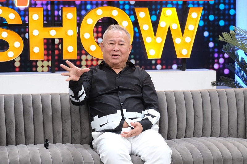 เป็ด เชิญยิ้ม