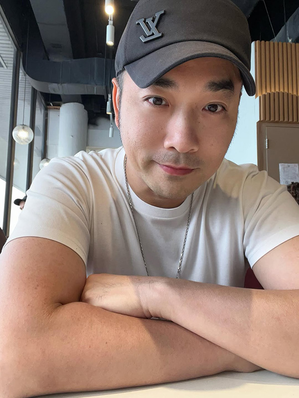 เจมส์ เรืองศักดิ์