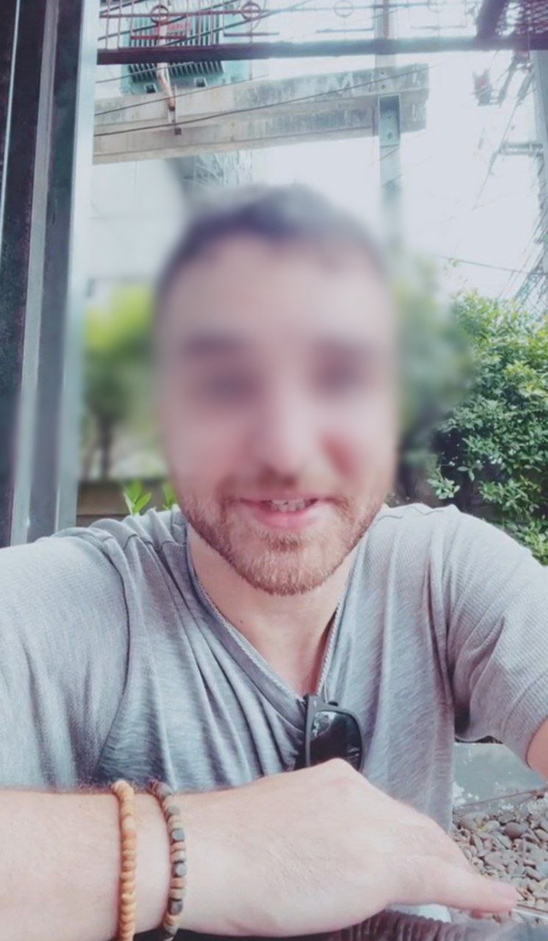 ฝรั่งมึน โดนไล่นั่งนอกร้านเพราะยูทูบเบอร์ไทย