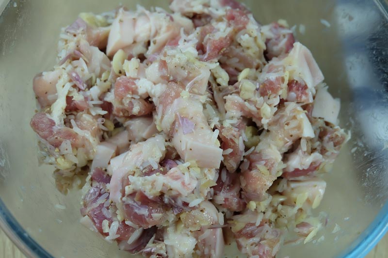 แหนมหมูสามชั้นทอด