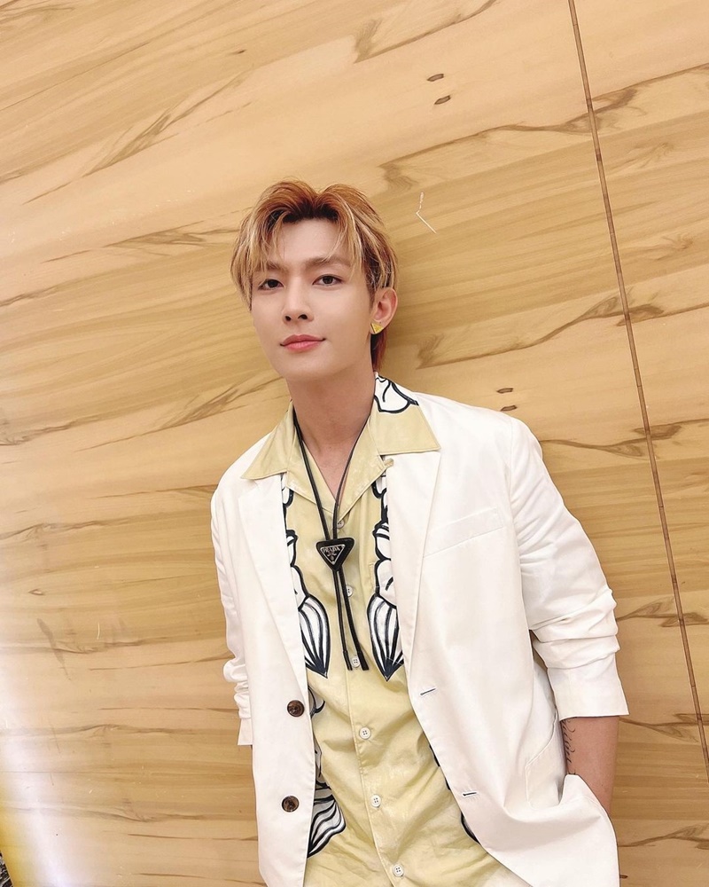 Aaron Yan เหยียนหย่าหลุน