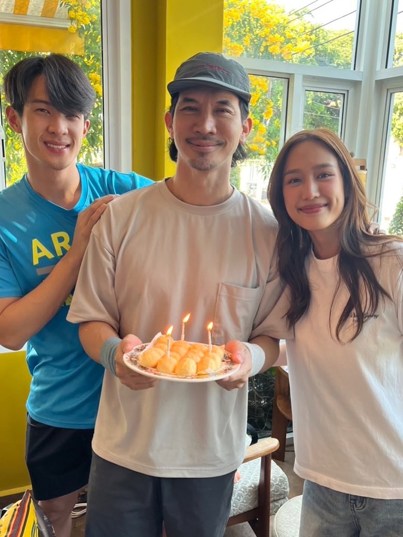 หน่อย บุษกร พร้อมลูก ๆ อวยพรวันเกิด เคน ธีรเดช ในวัย 48 ปี