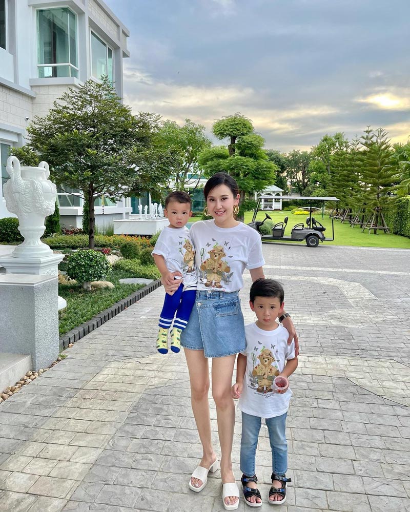 แยม ธมลพรรณ์