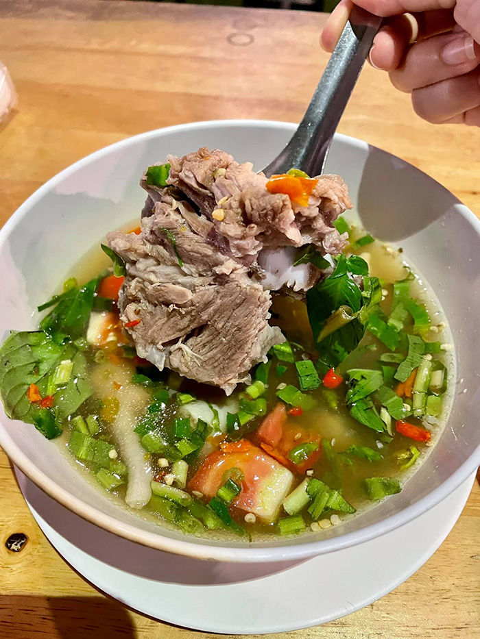 ร้านเล้งแซ่บ