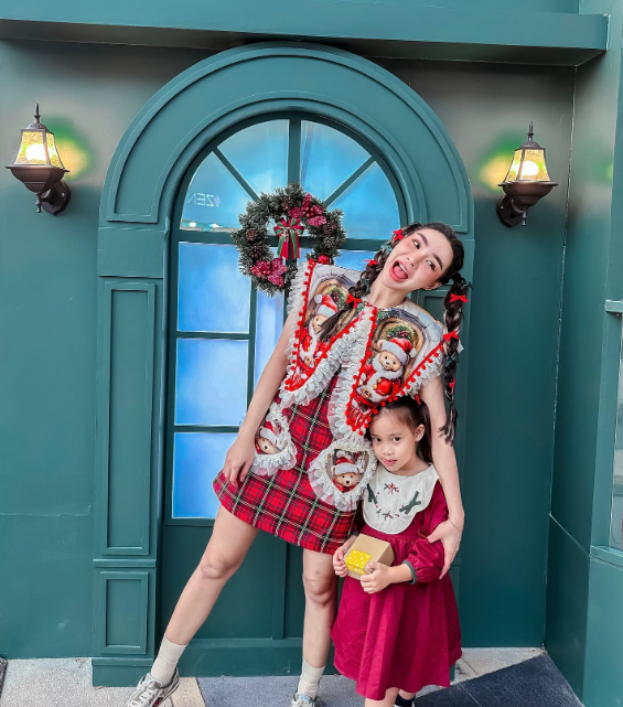 นิวนิว เอวเด้ง คือใคร