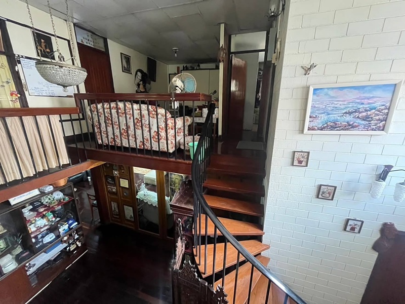 บ้านหลังใหญ่