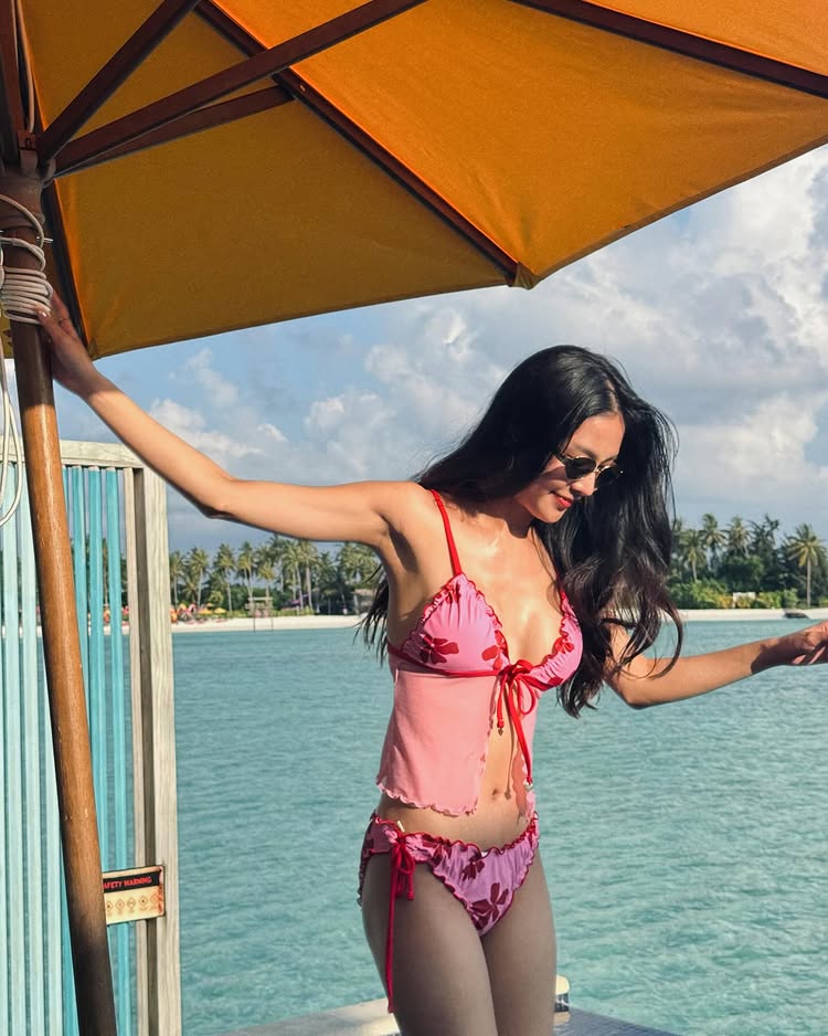 เฟิร์น นพจิรา นุ่งทูพีซ โชว์เซ็กซี่ซู่ซ่าจากทริปมัลดีฟส์
