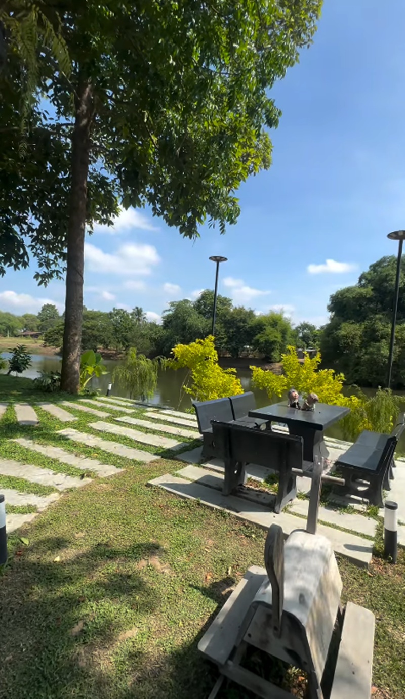 บ้านสวนฮาย อาภาพร