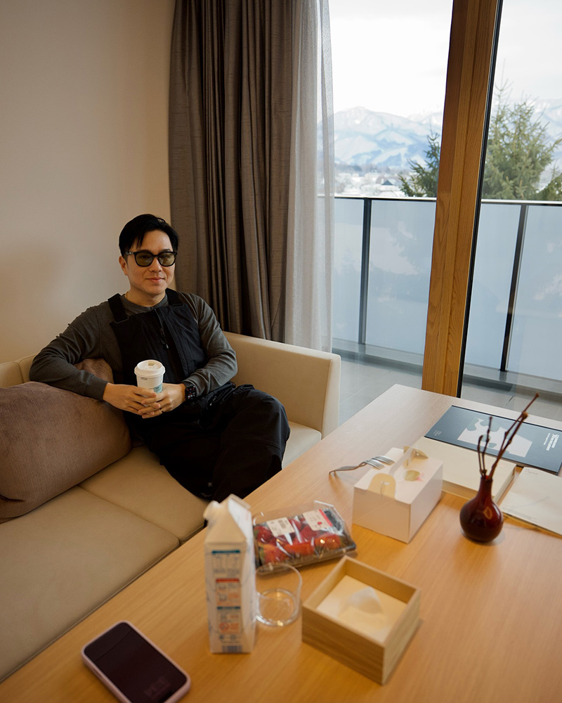 หมอช้าง ลงรูปคู่ภรรยา ฉลองรัก 17 ปี 