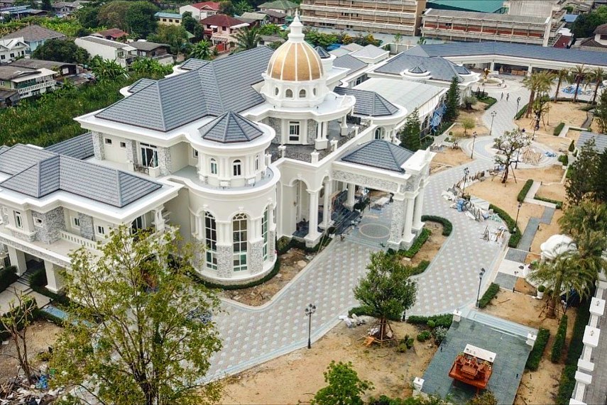 เอิร์น จิรวรรณ