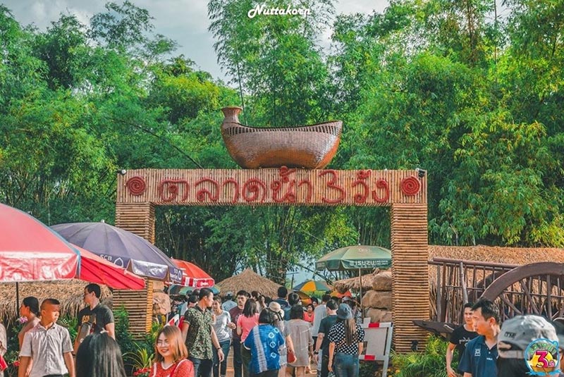 สถานที่ท่องเที่ยวตลาดน้ำสามวัง