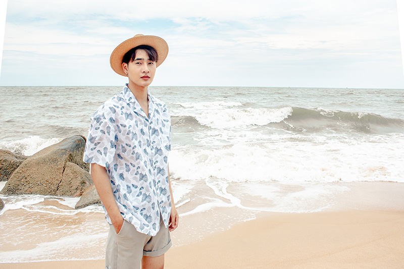5 ไอเดียแมตซ์เสื้อฮาวายใส่กับกางเกงอะไร ให้ดูหล่อ เท่ อินเทรนด์รับซัมเมอร์