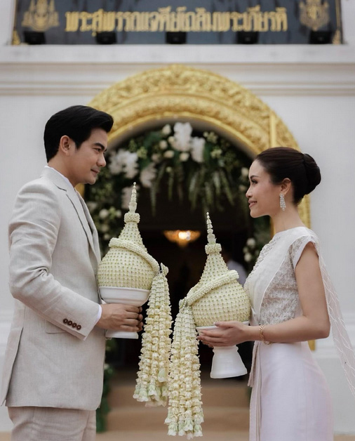 เพชร ภิพัชรา ประวัติ