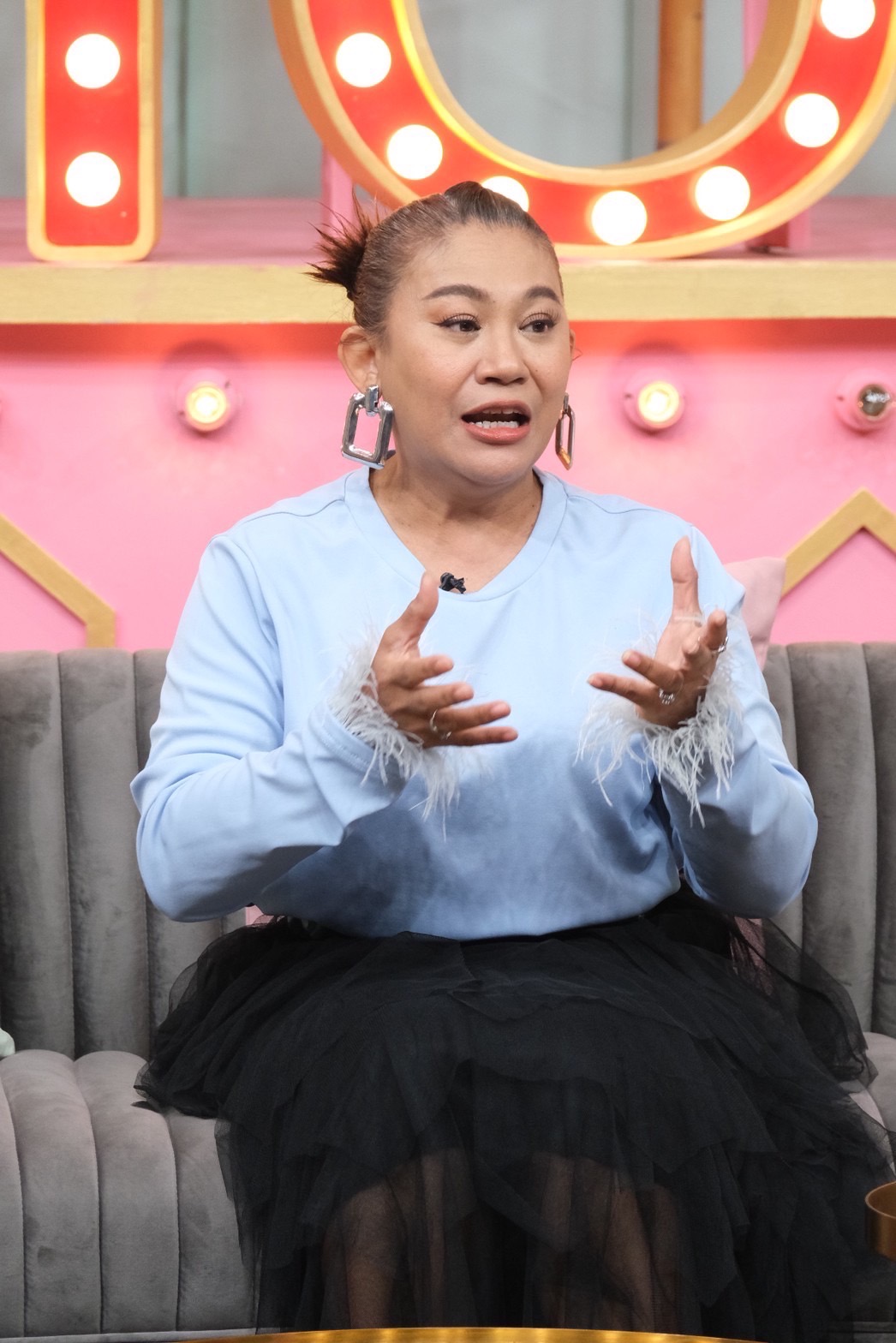 จอย ชวนชื่น