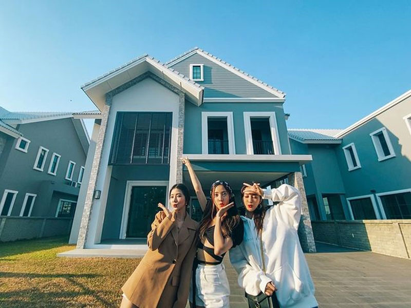 บ้านใหม่ พิกเล็ท เนย แจม เนโกะ จัมพ์