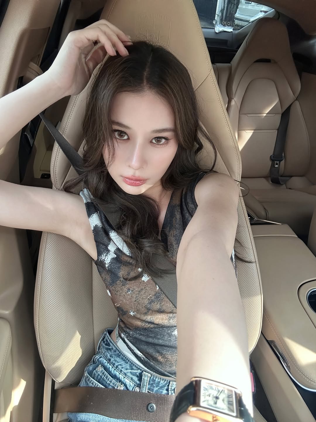 เก้า สุภัสสรา แจกความสดใส กับโมเมนต์ก่อนขับรถ