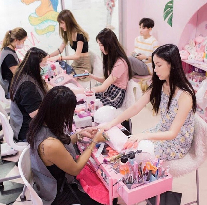 ร้านทำเล็บ, เพนต์เล็บ