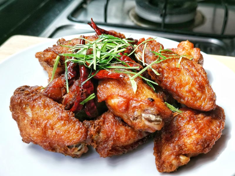 ปีกไก่ทอดซอส