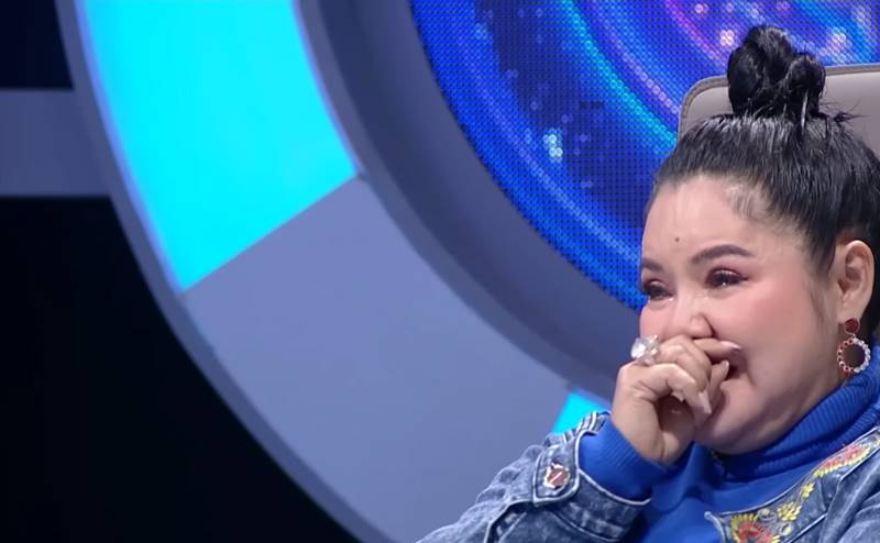 ฮาย อาภาพร, ไมค์หมดหนี้