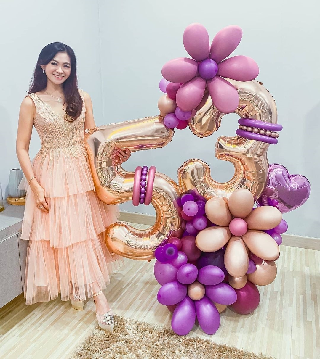 สาวสวย หน้าเด็ก