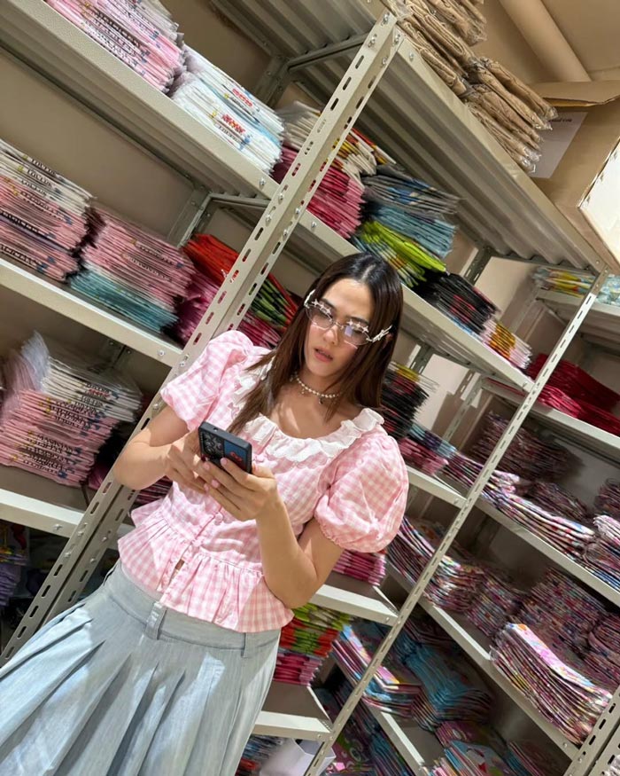 พาส่องออฟฟิศใหม่ ชมพู่ อารยา