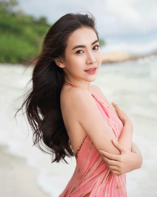แคท อาทิติยา ชุดว่ายน้ำ