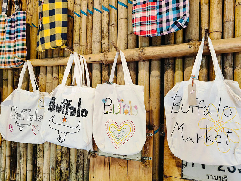 บ้านตลาดควาย จอมบึง Buffalo Market Ratchaburi