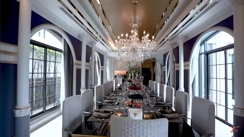 ไฮโซเมนี่ บ้าน