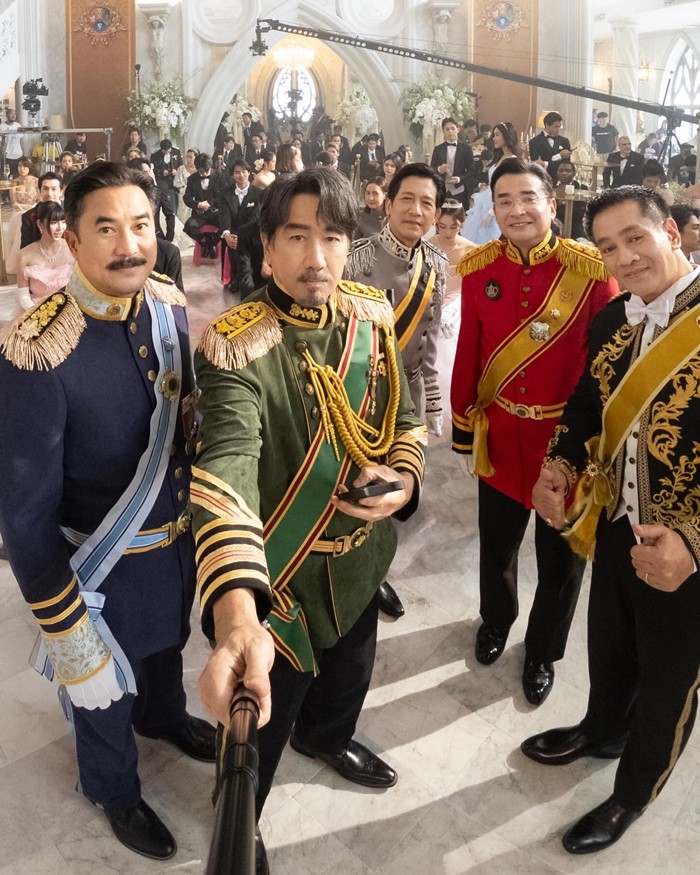  บี๋ ธีรพงศ์ ดารารุ่นใหญ่