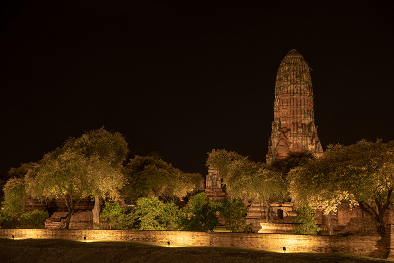 วัดพระราม ตอนกลางคืน