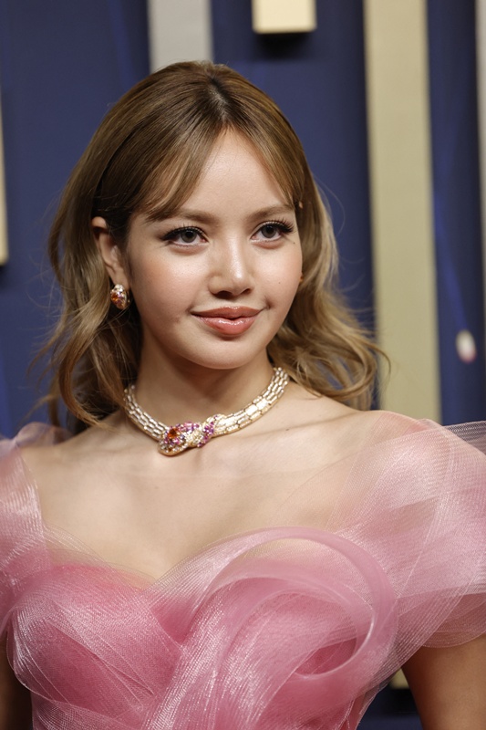 ลิซ่า สวยหวานฉ่ำสะกดตา ร่วมงานใหญ่ Emmy Awards 2025