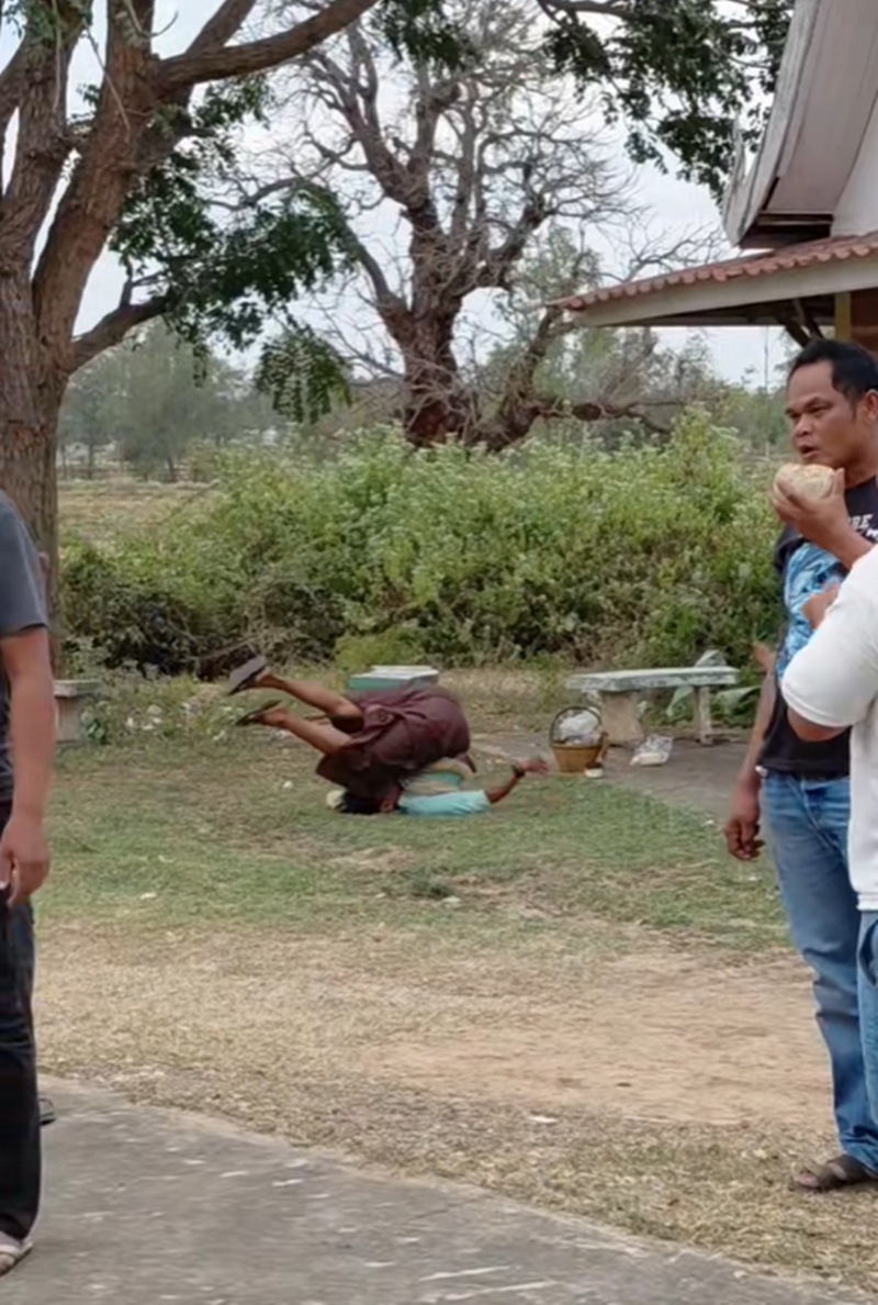 หลบกระสุน