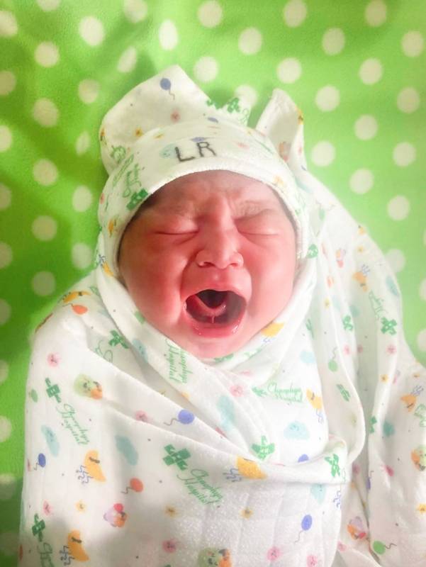 ปุ๊กลุก ภรรยา ตั้น พิเชษฐ์ไชย คลอดลูก
