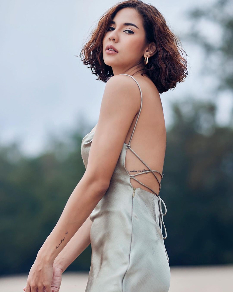 หมิว สิริลภัส ดาราชุดว่ายน้ำ